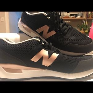 Women’s Size 11 New Balance REVlite sneakers